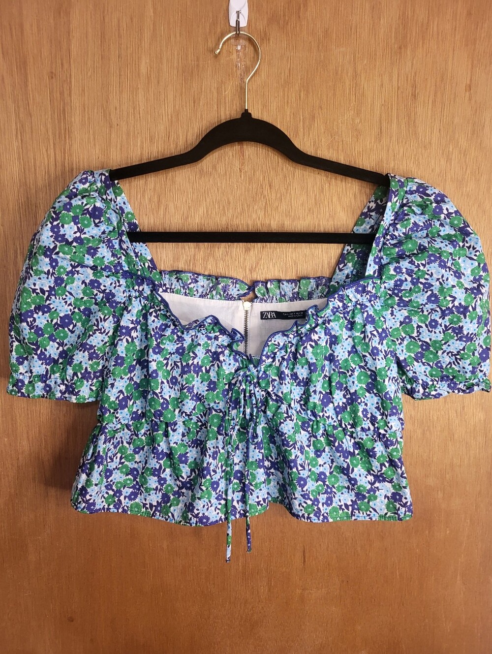 Zara dainty ditsy floral puff sleeve Milkmaid crop. Blue, green, purple. Small - Picture 5 of 16